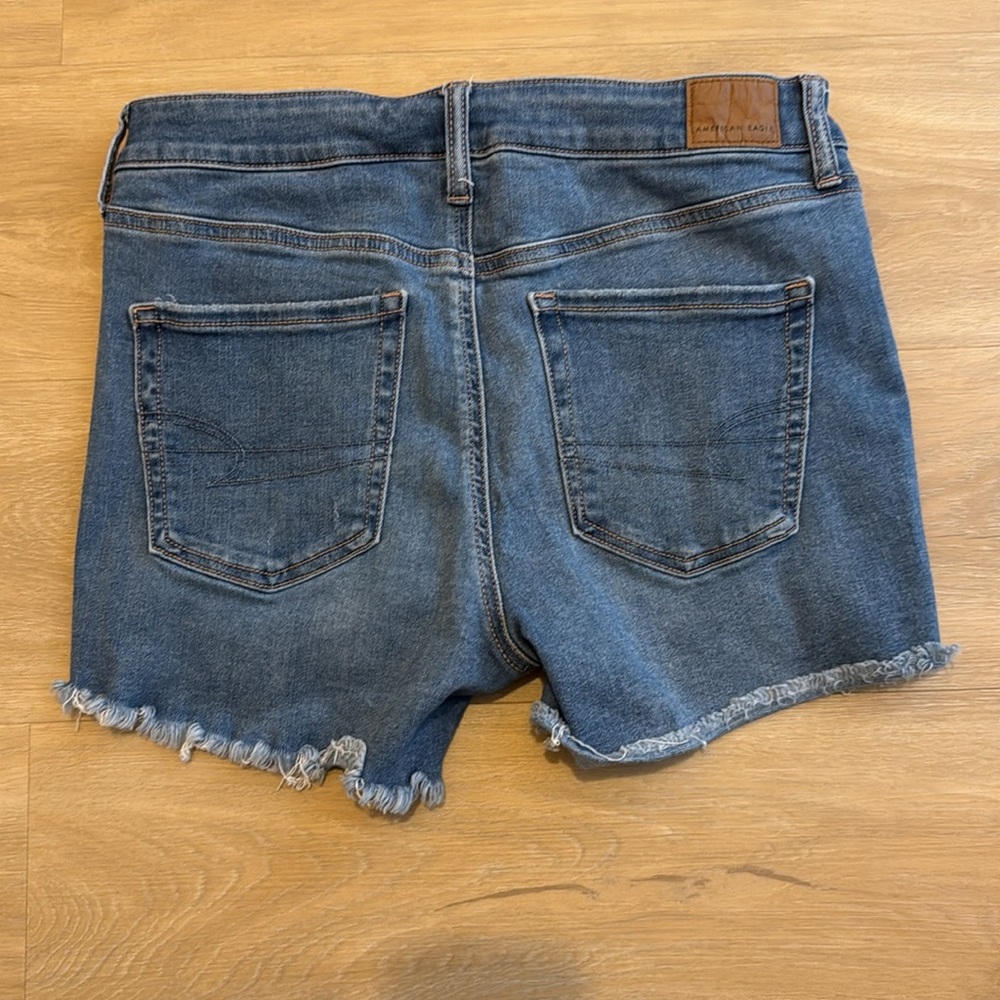 American Eagle Shorts - Picture 2 of 4
